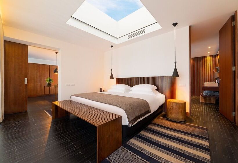 جناح ذو إطلالة, L'and Vineyards