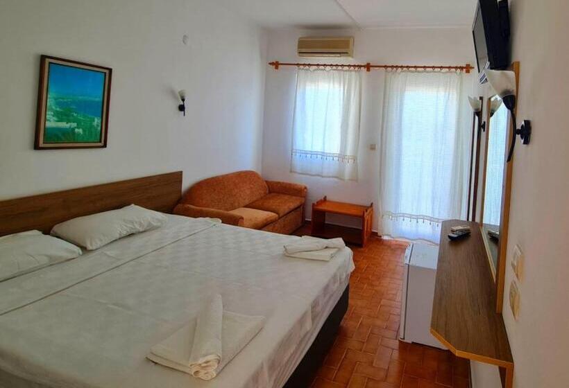 غرفة قياسية مطلّة علي البحر, Nagi Beach