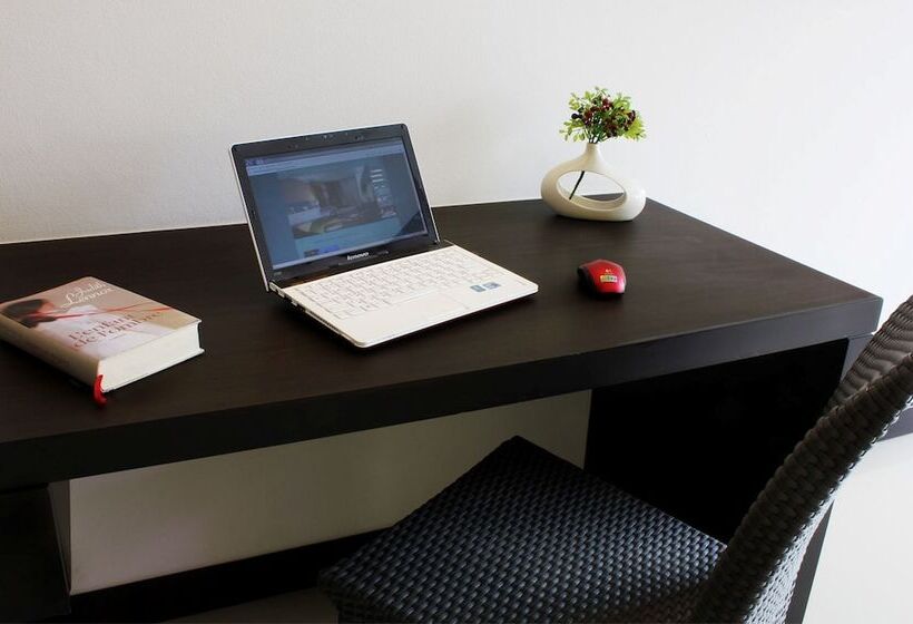 스탠다드 스튜디오 도시 전망, Simplitel