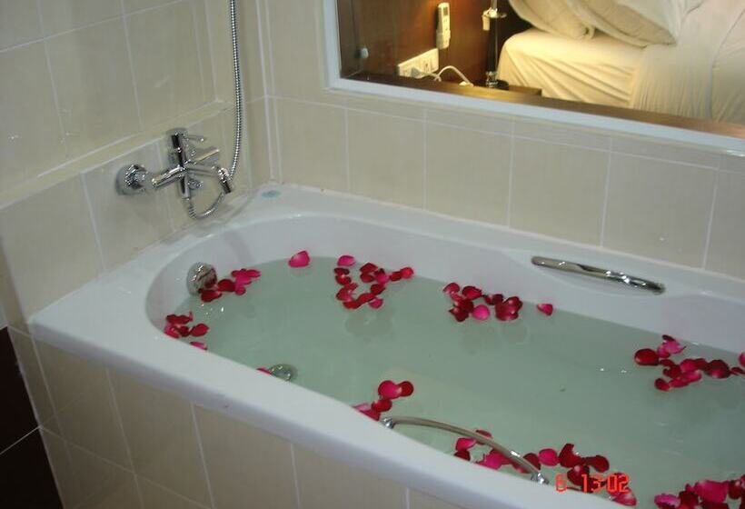 סוויטה, Sm Resort Phuket