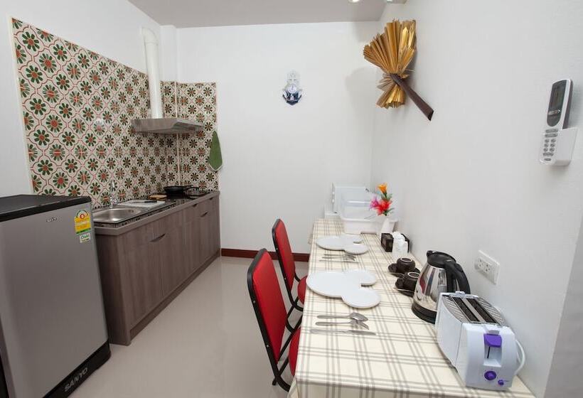 سوییت جونیور با بالکن, The Blueco Hotel Sha Plus