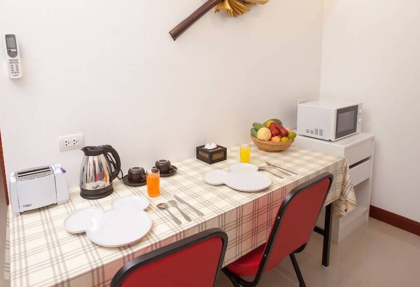 سوییت جونیور با بالکن, The Blueco Hotel Sha Plus