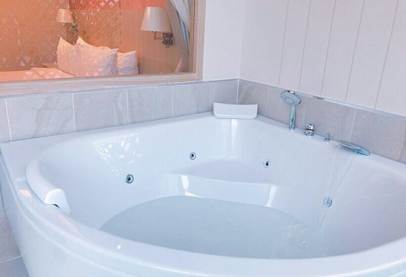 Quarto deluxe com hidromassagem, The Sea Cret Hua Hin