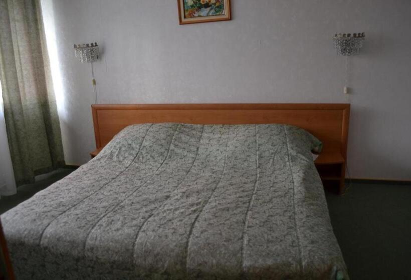 استودیوی لوکس, Vlasta