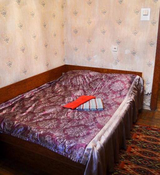 اتاق اکونومی, Vlasta