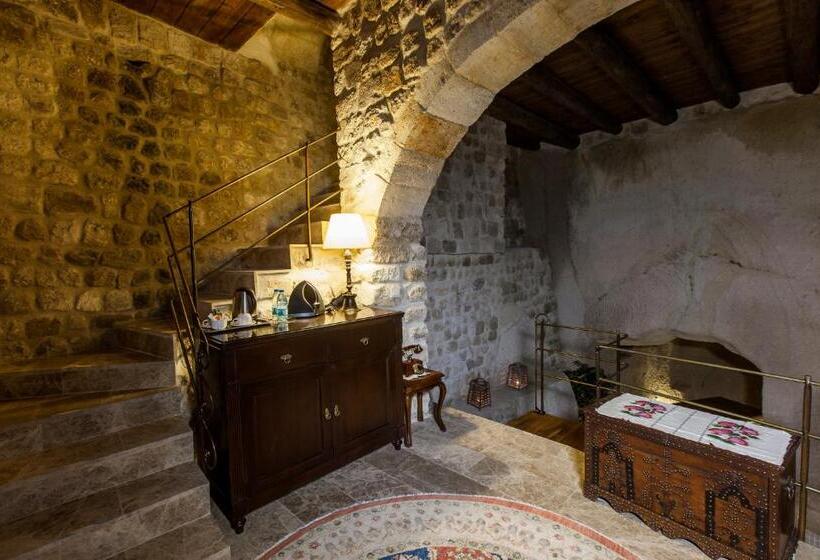 جناح مطلّ علي حمام السباحة, Yunak Evleri Cappadocia