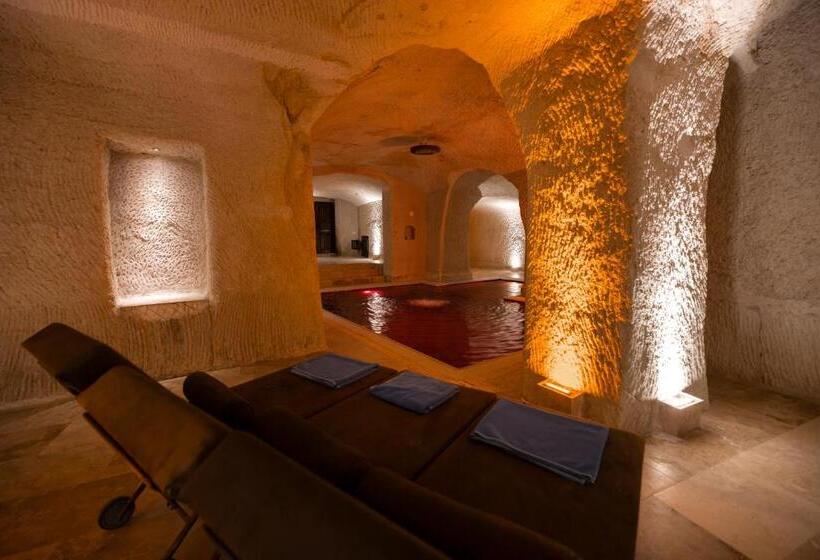 جناح مزود بحمام سباحة, Yunak Evleri Cappadocia