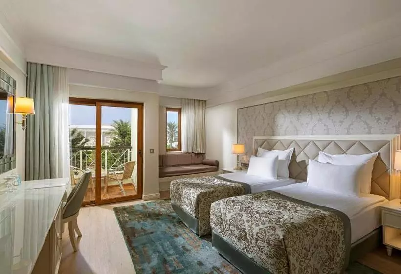 Basic Kolmen Hengen Huone, Kaya Artemis Resort & Casino