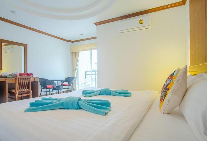 디럭스 룸 킹사이즈 침대, Pipikuku Hotel & Restaurant