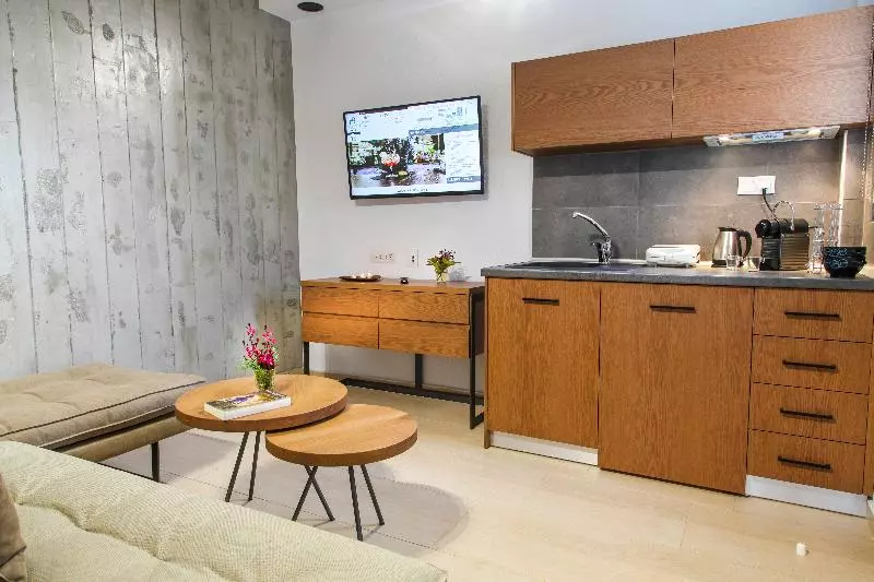 Sviitti Uima-allas, Royal Hotel And Suites