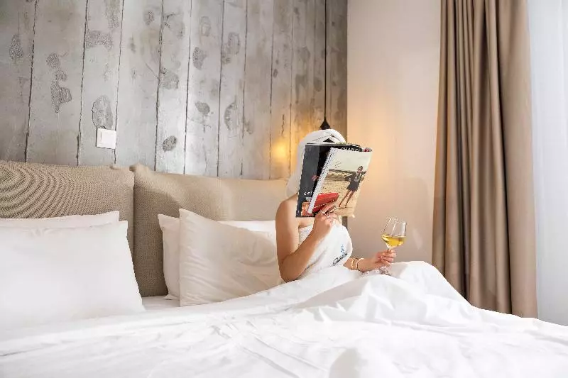 Sviitti Uima-allas, Royal Hotel And Suites