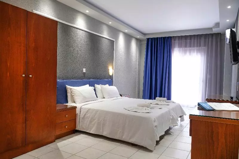 Deluxe-studio, Royal Hotel And Suites