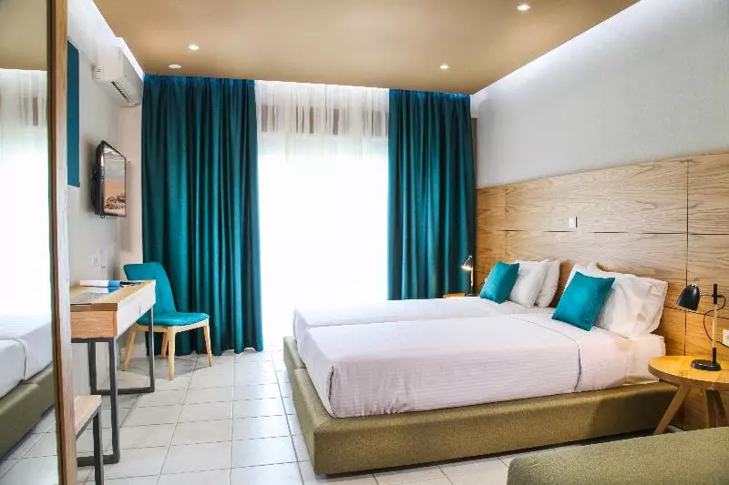 Deluxe-studio, Royal Hotel And Suites