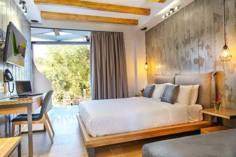 Juniorsviitti Uima-allas, Royal Hotel And Suites