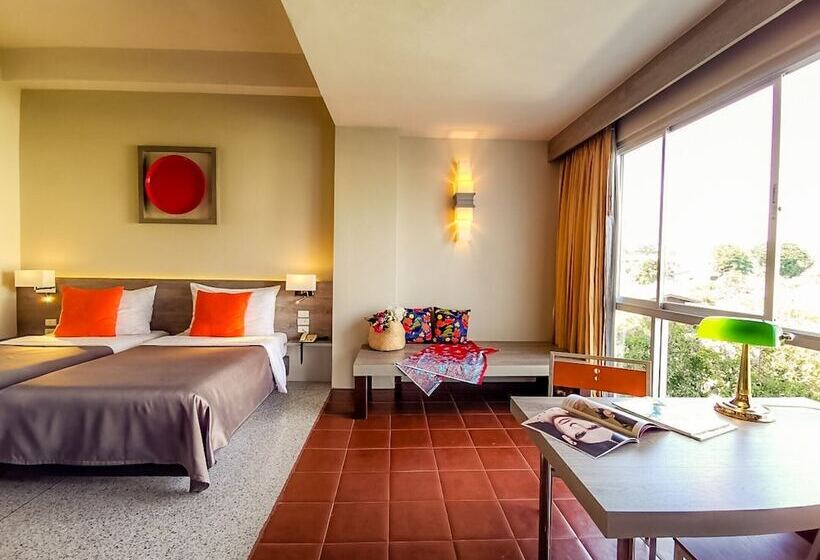 Номер Deluxe, Sino House Phuket Hotel Sha Plus