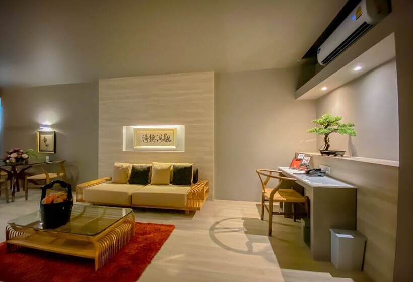 Президентский Люкс, Sino House Phuket Hotel Sha Plus