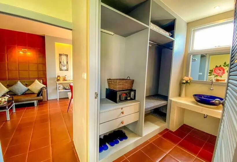 Executive Kolmen Hengen Huone, Sino House Phuket Hotel   Sha Plus