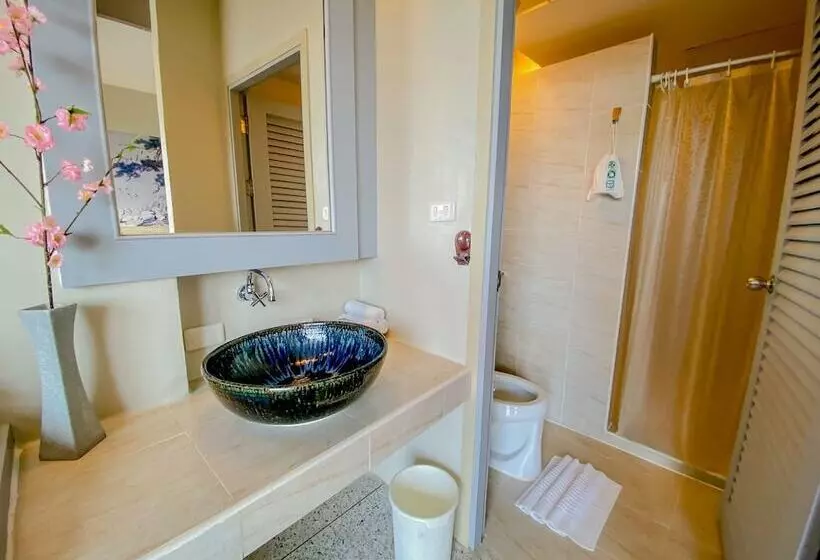 Executive Kolmen Hengen Huone, Sino House Phuket Hotel   Sha Plus