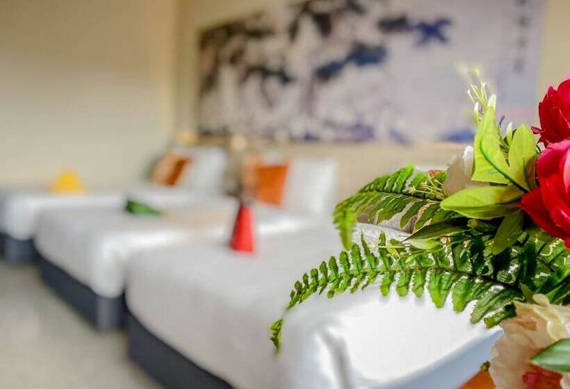 Трехместный Президентский, Sino House Phuket Hotel Sha Plus