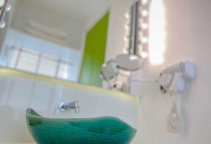 Четырехместный Номер Ejecutiva, Sino House Phuket Hotel Sha Plus