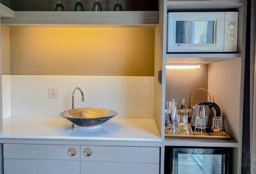 اتاق چهارنفره مدیریتی, Sino House Phuket Hotel   Sha Plus