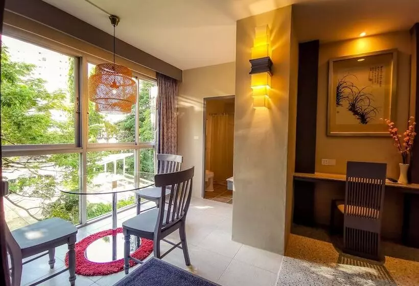 Deluxe Neljän Hengen Huone, Sino House Phuket Hotel   Sha Plus