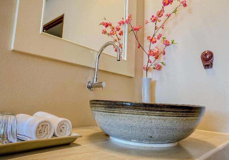 Номер Deluxe, Sino House Phuket Hotel Sha Plus