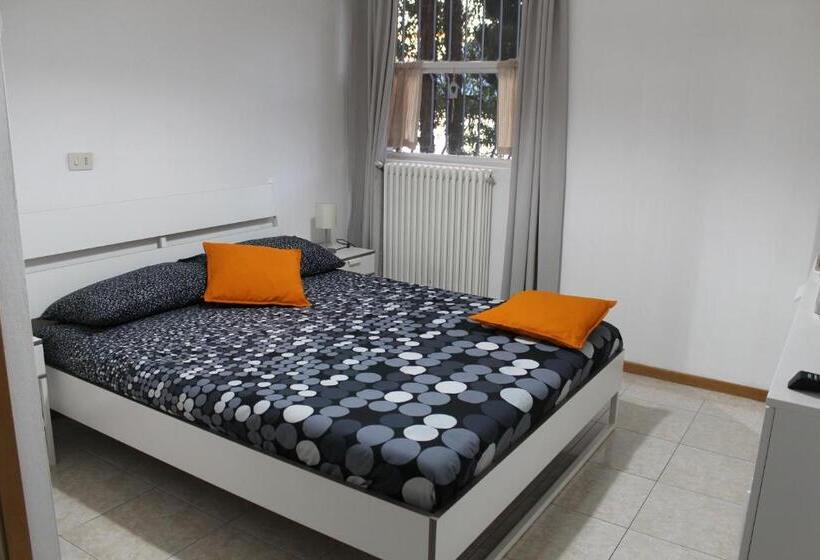 キングサイズベッドのスタンダードルーム, Gli Oleandri