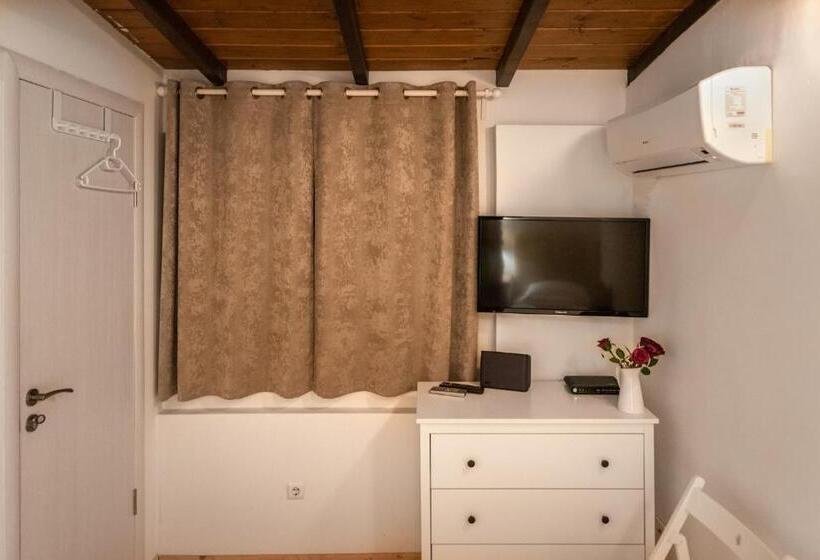 בית, 4 חדרי שינה, The White House Sofia