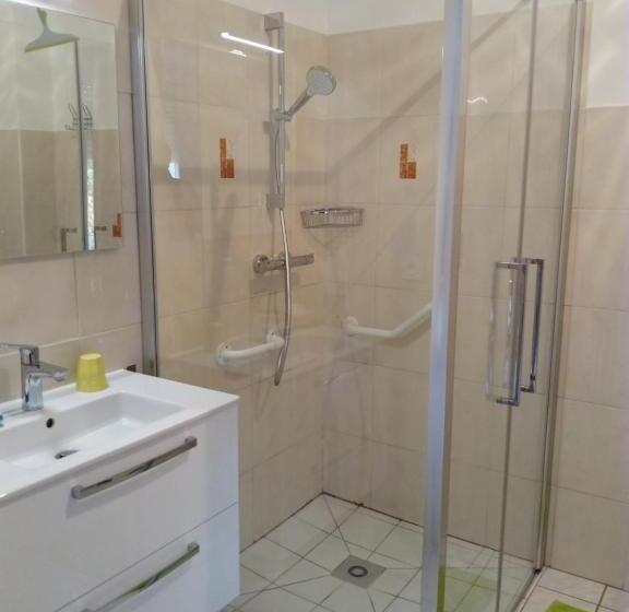 舒适三人间, Chambres Et Tables D Hotes  O Doux Matins  Aux Portes De Chinon