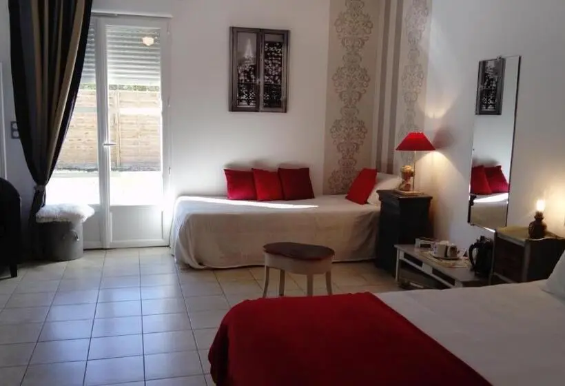 コンフォートトリプルルーム, Chambres Et Tables D Hotes  O Doux Matins  Aux Portes De Chinon