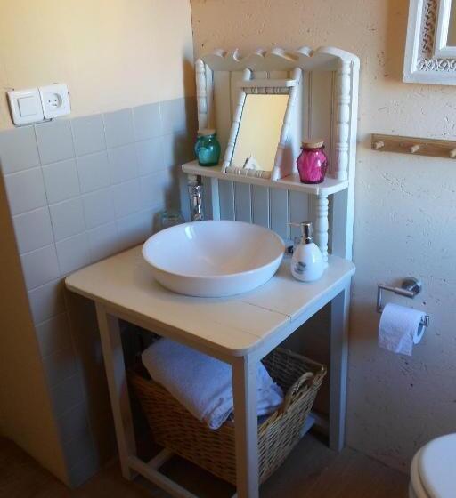 Standard room with outdoor bath, Chez Vivi