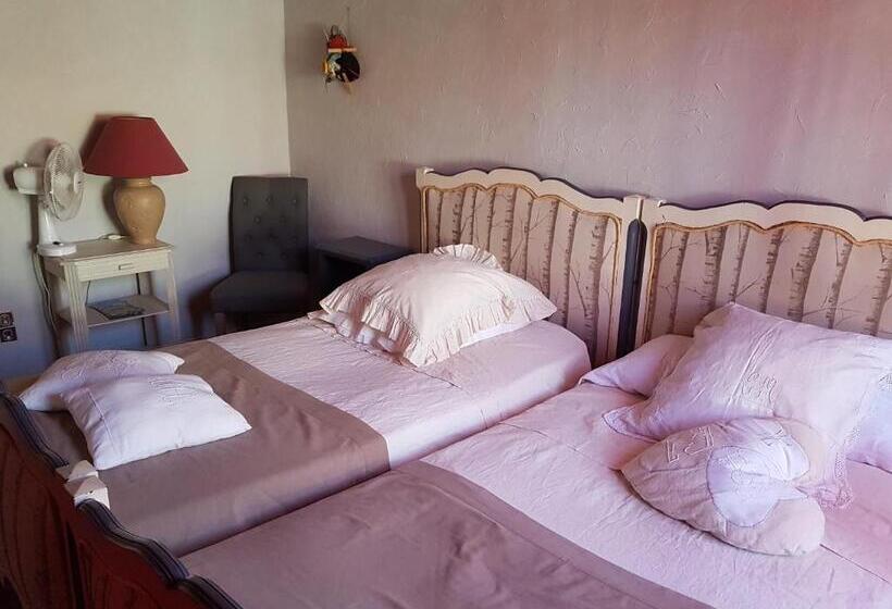 Standard room with outdoor bath, Chez Vivi