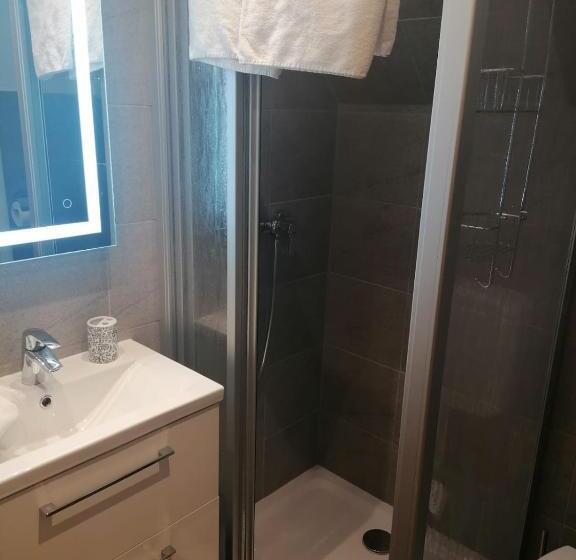 חדר סטנדרט עם מרפסת, Raffelwirt