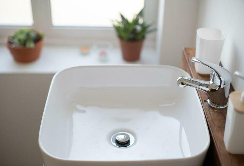 اتاق استاندارد, Peach Hostel & Suites