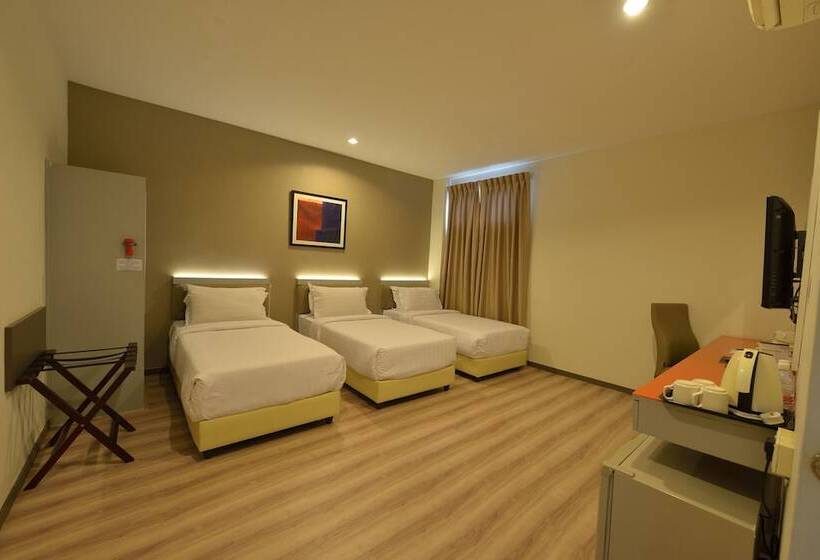 Трехместный Номер Deluxe, Abell Hotel Kuching