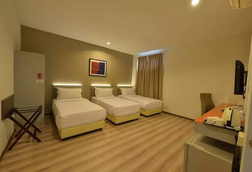 Deluxe Kolmen Hengen Huone, Abell Hotel Kuching