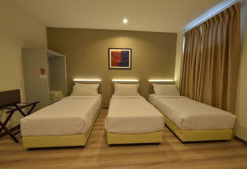 Трехместный Номер Deluxe, Abell Hotel Kuching