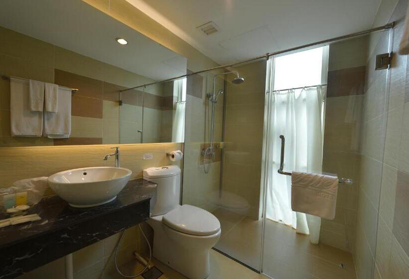 اتاق دلوکس با تخت کینگ و چشم‌انداز شهر, Abell Hotel Kuching