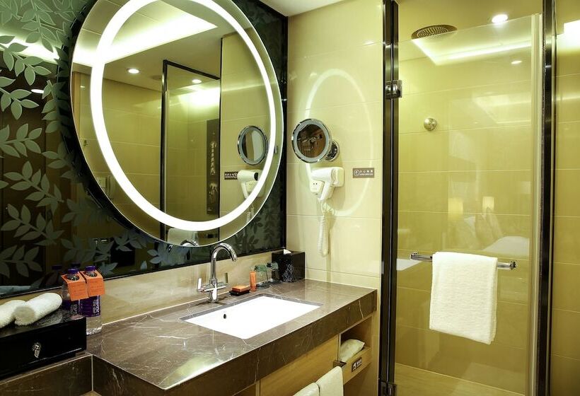 اتاق استاندارد با تخت دوبل, Crowne Plaza Guangzhou Huadu, An Ihg Hotel   Free Shuttle Bus Between Hotel To Airport