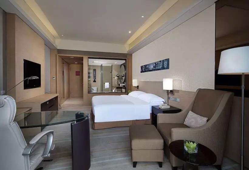 اتاق استاندارد با تخت دوبل, Crowne Plaza Guangzhou Huadu, An Ihg Hotel