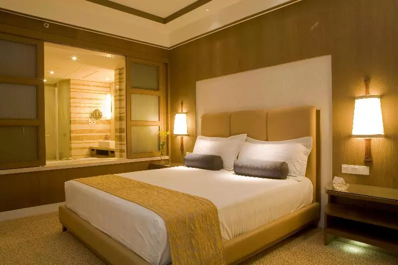 キングサイズベッドのスタンダードルーム, Crowne Plaza New Delhi Okhla, An Ihg