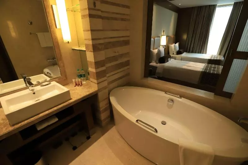 スタンダードルーム, Crowne Plaza New Delhi Okhla, An Ihg
