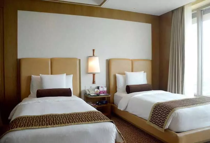 スイート, Crowne Plaza New Delhi Okhla, An Ihg