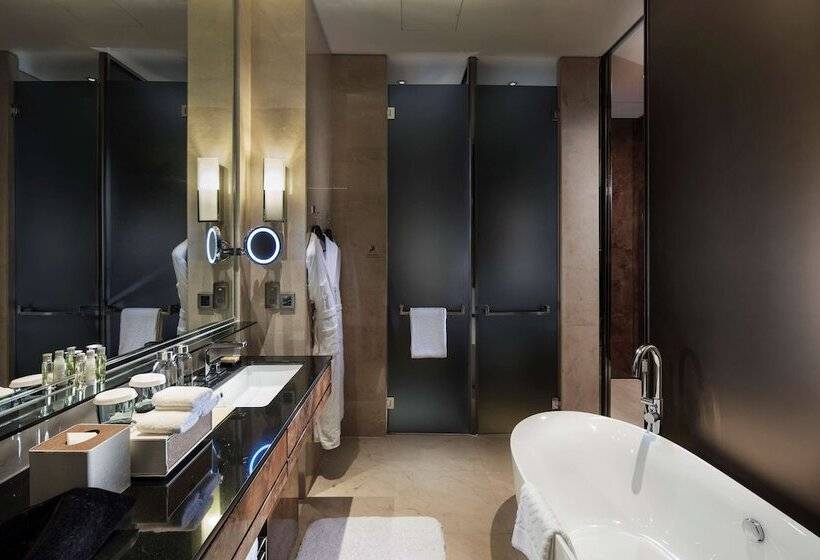Номер Deluxe, Hilton Guangzhou Tianhe