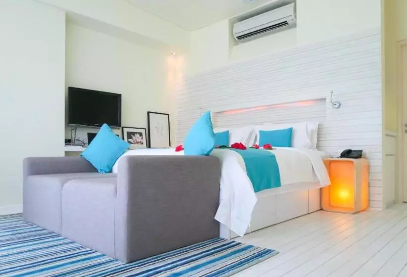 خانه 1 خوابه, Holiday Inn Resort Kandooma Maldives Kids Stay & Eat Free And Dive Free For Certified Divers For A
