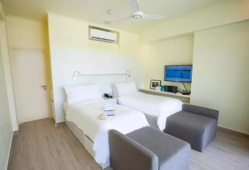 خانه 2 خوابه, Holiday Inn Resort Kandooma Maldives Kids Stay & Eat Free And Dive Free For Certified Divers For A