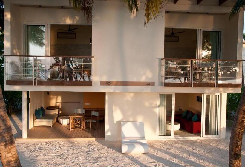 خانه 2 خوابه, Holiday Inn Resort Kandooma Maldives   Kids Stay & Eat Free And Dive Free For Certified Divers For A