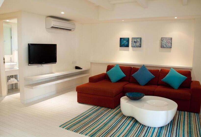 خانه 2 خوابه, Holiday Inn Resort Kandooma Maldives   Kids Stay & Eat Free And Dive Free For Certified Divers For A