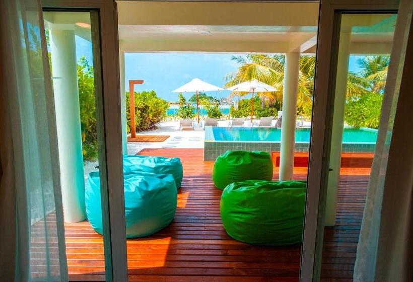 ویلای 3 خوابه, Holiday Inn Resort Kandooma Maldives   Kids Stay & Eat Free And Dive Free For Certified Divers For A